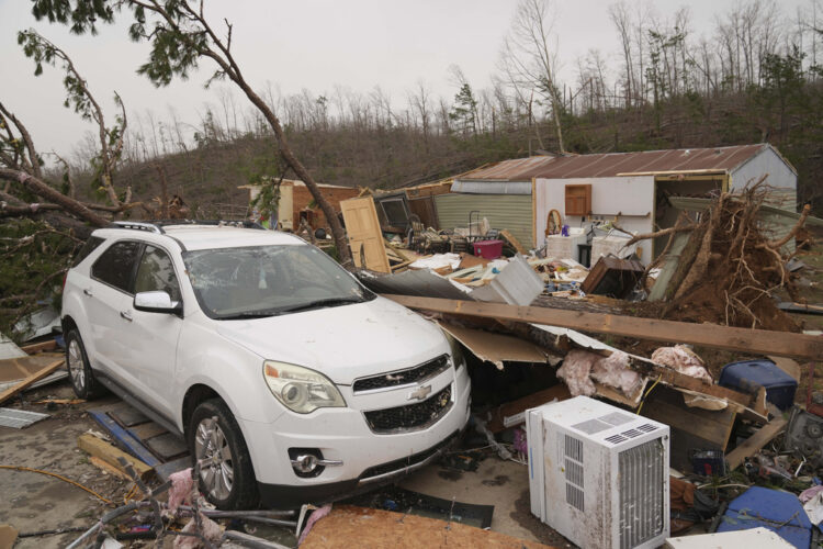At least 26 dead in massive US storm after Kansas reports 8 fatalities ...